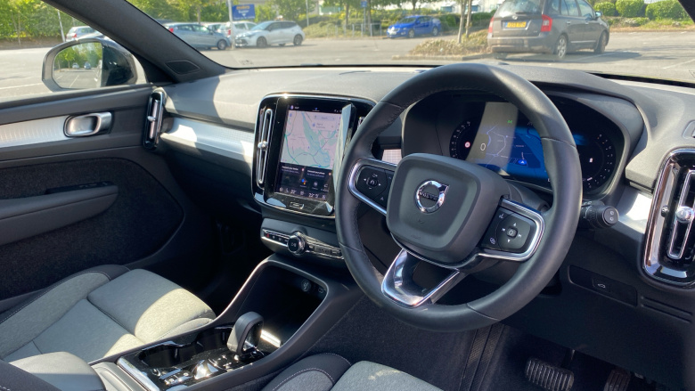 Volvo XC40 2.0 B3P Plus Dark 5dr Auto Petrol Estate